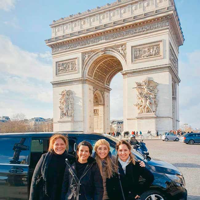 Tour panorámico de París en comfort total. Loca Suelta en París. Tour panorámico de París en comfort total. Loca Suelta en París.