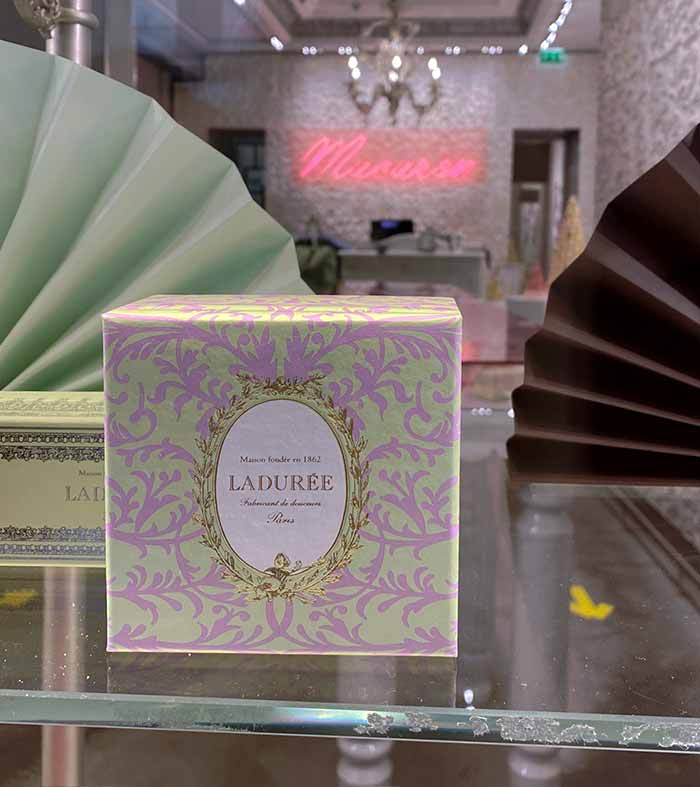 Ladurée es la casa más famosa, entre los más ricos macarons de Paris