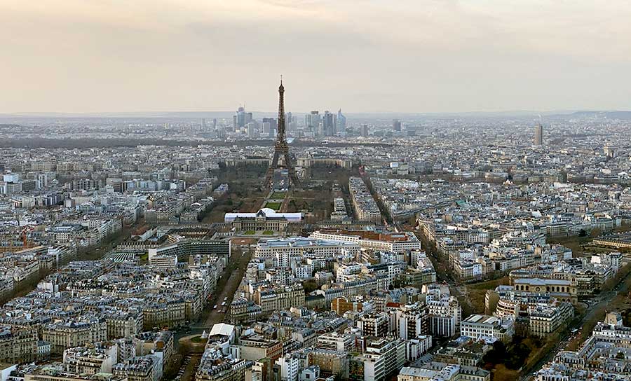 Pista de patinaje sobre hielo en Montparnasse.