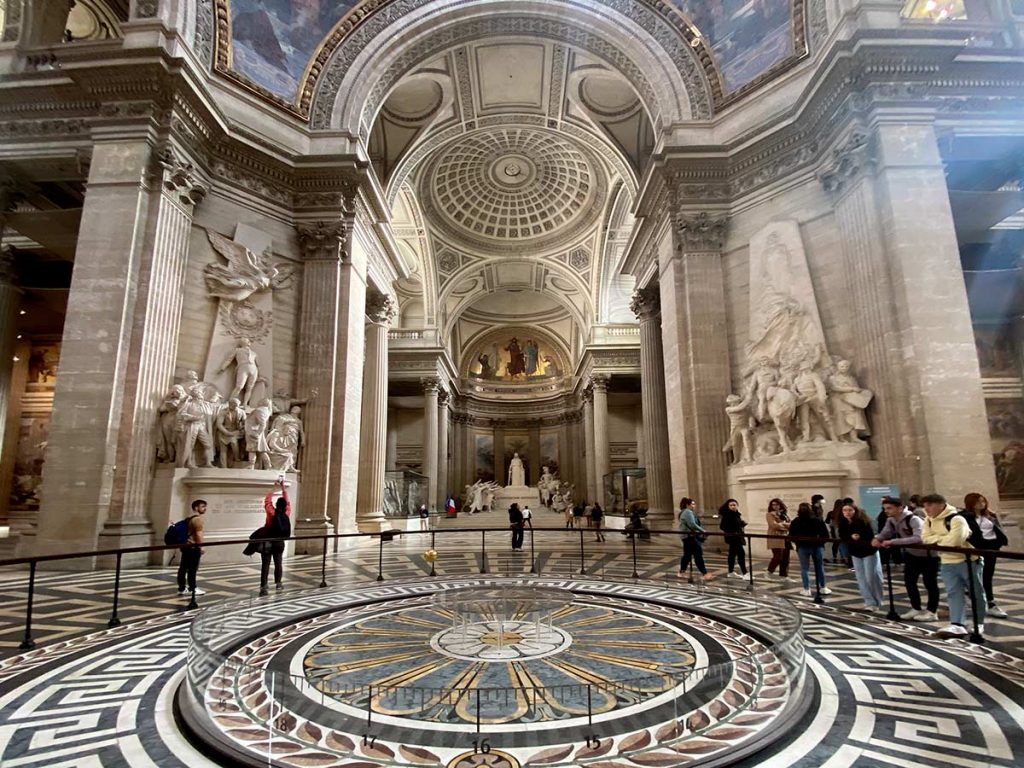 Pantheon de París, abierto el primer domingo del mes de museos gratis de París.
