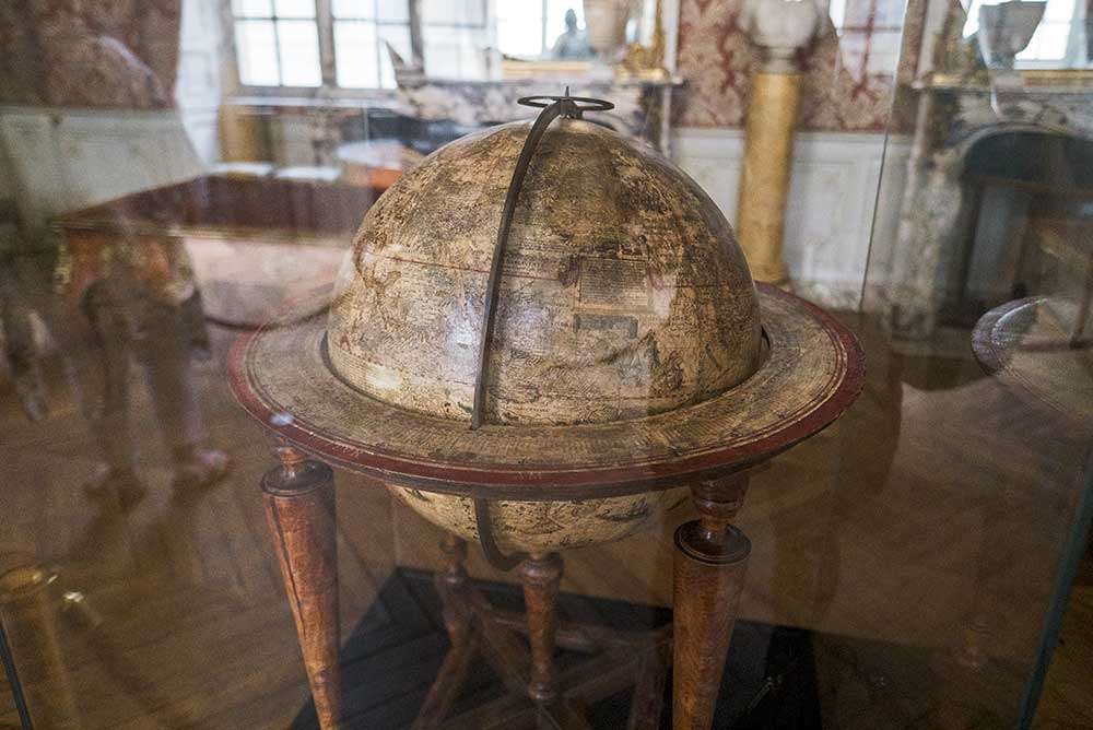 Jardín de los archivos nacionales, uno de los museos gratis en París.