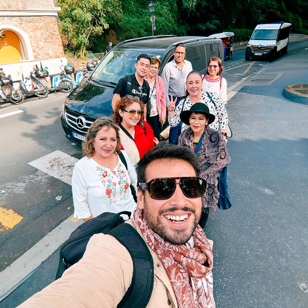 Tour Panorámico Privado de Montmartre en París. Tours en París en español.